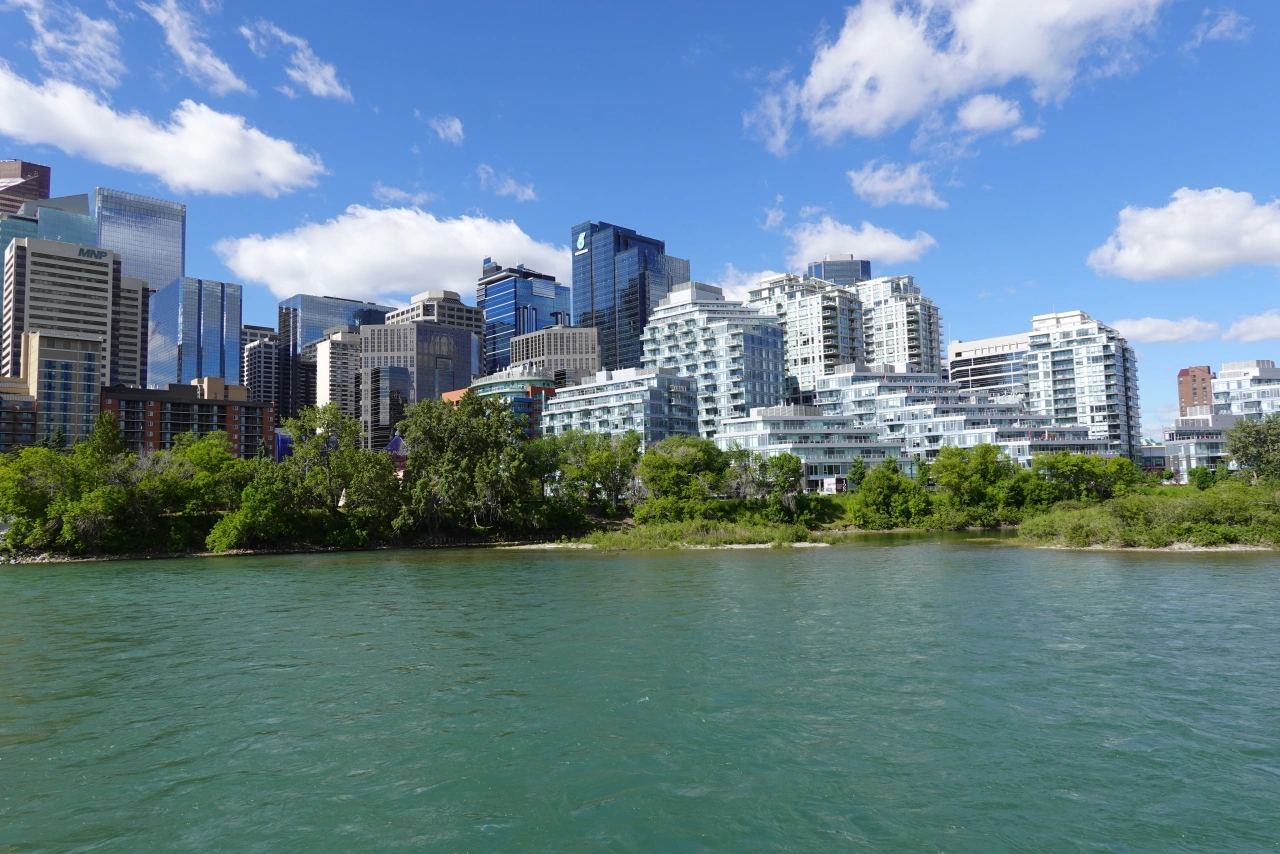 Luxuswohnungen am Bow River