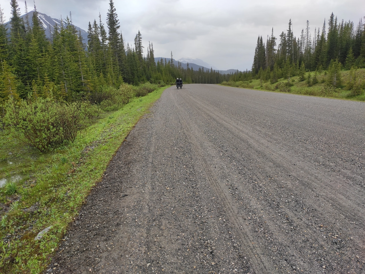 Nasse Strasse, dafür kein Staub
